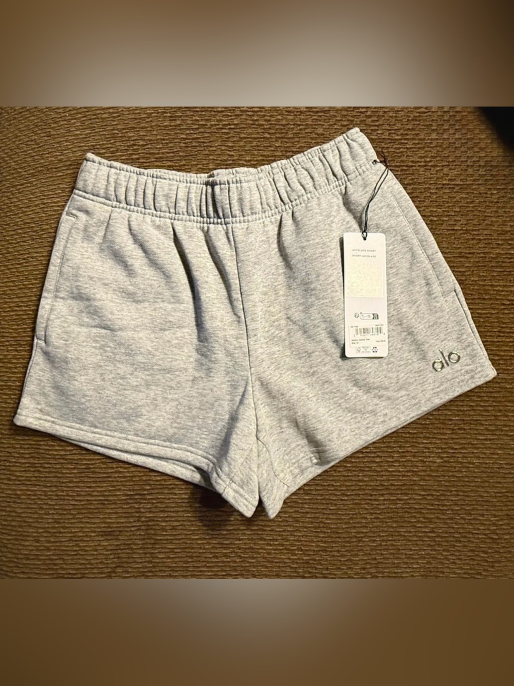 NWTA ALO Yoga Accolade Shorts XS - Picture 3 of 7